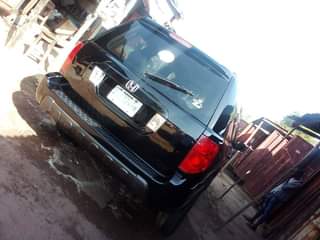 A picture of Honda pilot 2003
