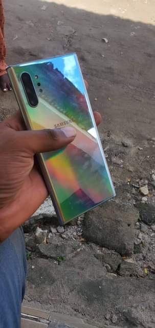 A picture of Samsung note 10 5g
