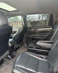 A picture of FOREIGN USED TOYOTA HIGHLANDER 2015 XLE WITH DUTY
