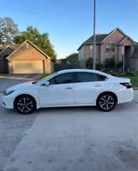 A picture of 2017 Nissan maxima Price 3200 Down payment 500 Clean title
