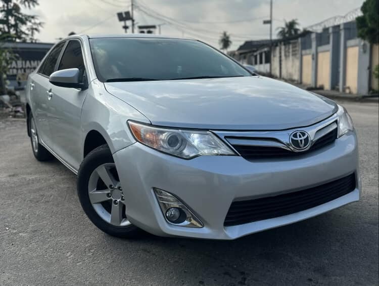 A picture of 2012 TOYOTA CAMRY LE