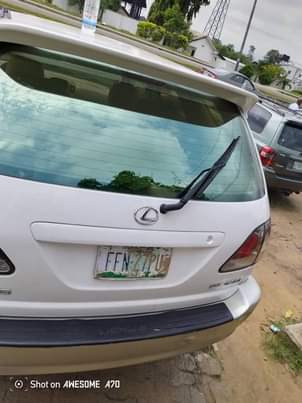A picture of 06 Rx 300
