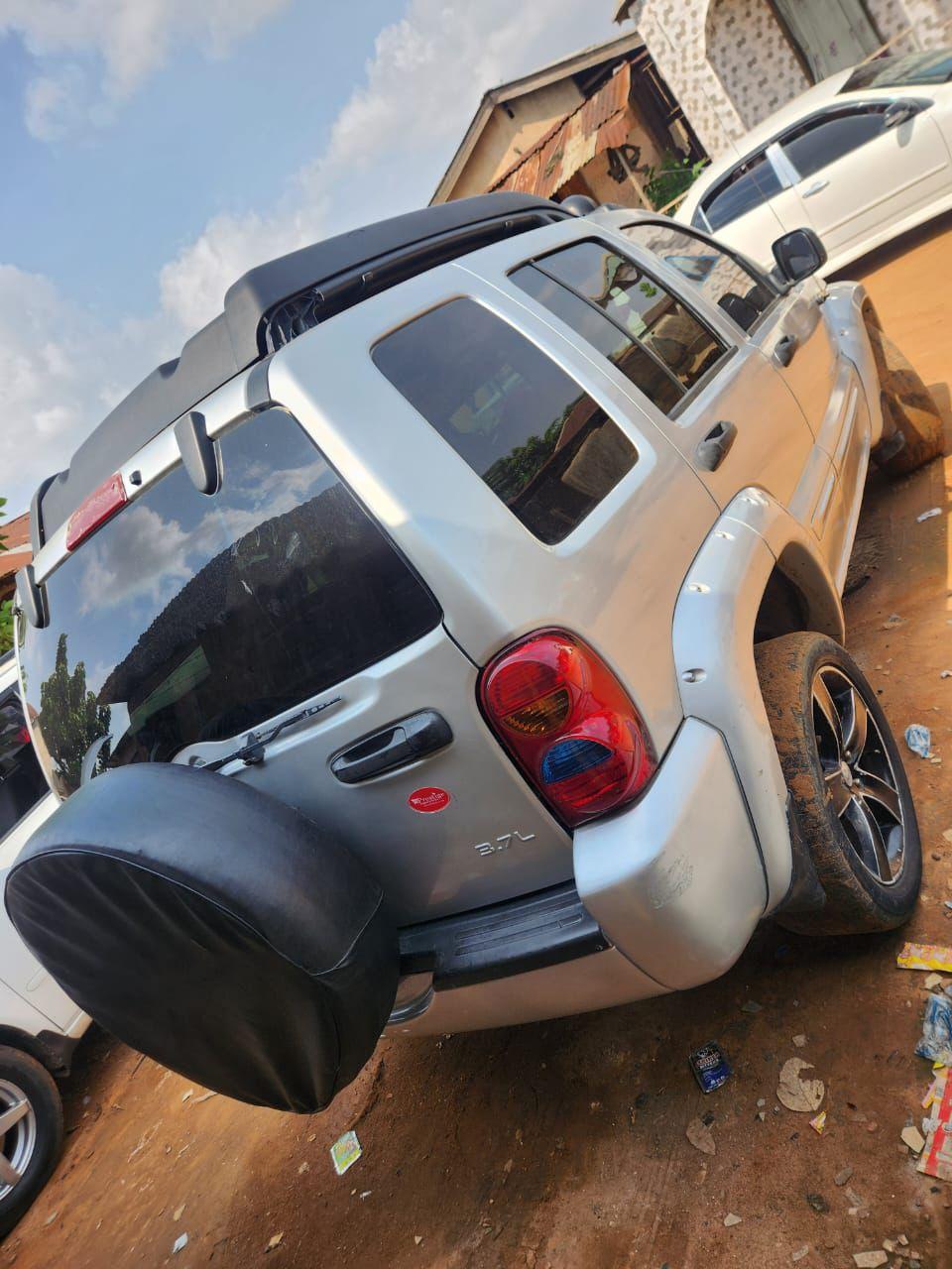 A picture of 2004 Used Liberty Jeep Auto