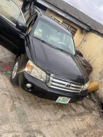 A picture of TOYOTA HIGHLANDER FAST DEAL Model 2006 Catalyst intact Duties duly