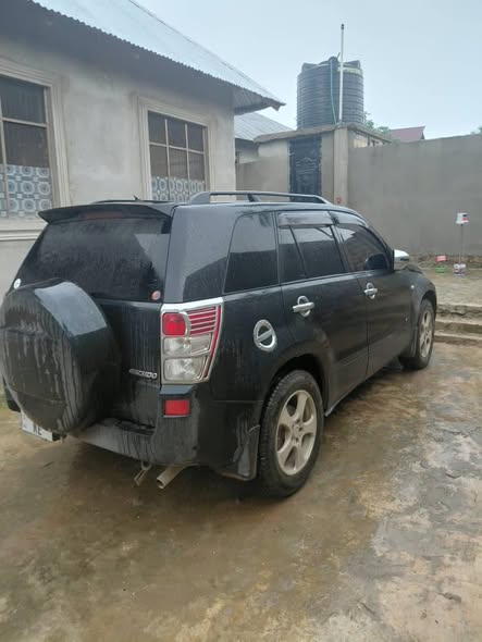 A picture of SUZUKI ESCUDO 12 5 m