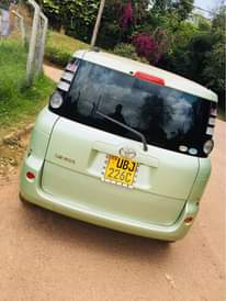 A picture of Toyota sienta