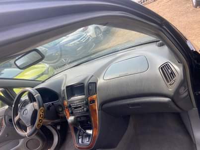 A picture of Lexus RX300 2000