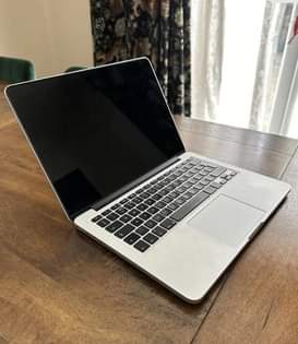 A picture of Apple MacBook pro Retina 2015 core i5 Ram 8GB SSD