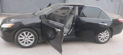A picture of 2008 model Toyota Camry Freshly baked with oven No single