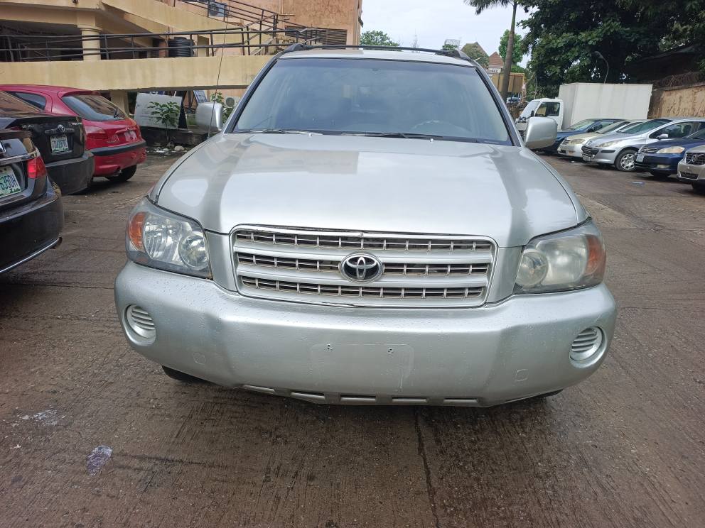 A picture of TOYOTA HIGHLANDER