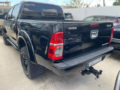 A picture of Inauzwaa Toyota Hilux Tsh 68M For sale Toyota Hilux U