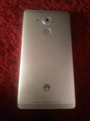 A picture of Huawei mate 8