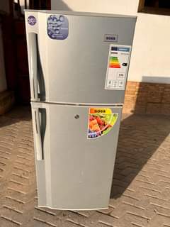 A picture of TV NA FRIDGE
