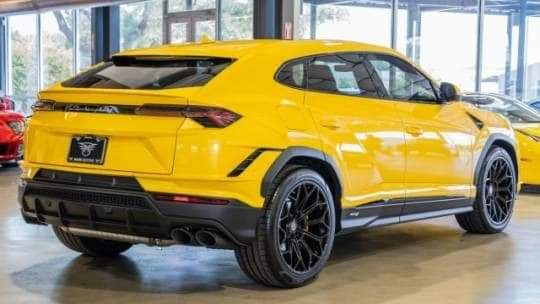A picture of LAMBORGHINI URUS S