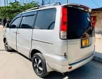 A picture of Toyota Noah sr40
