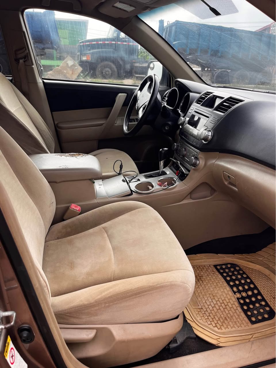 A picture of Toyota Highlander 2010