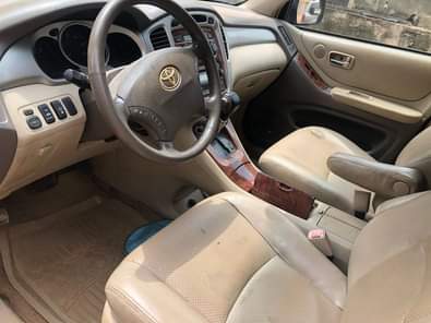 A picture of Distress sale 08104854872 Toyota Highlander with Ac gear and engine