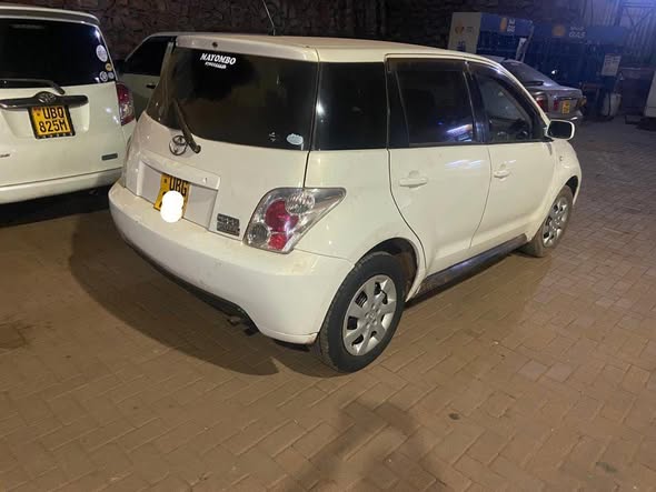 A picture of TOYOTA IST