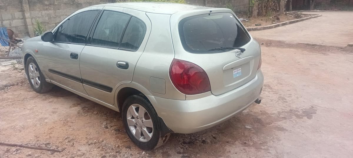 A picture of 2002 Nissan almera