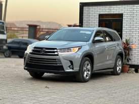 A picture of Foreign used 2017 Toyota Highlander Limited