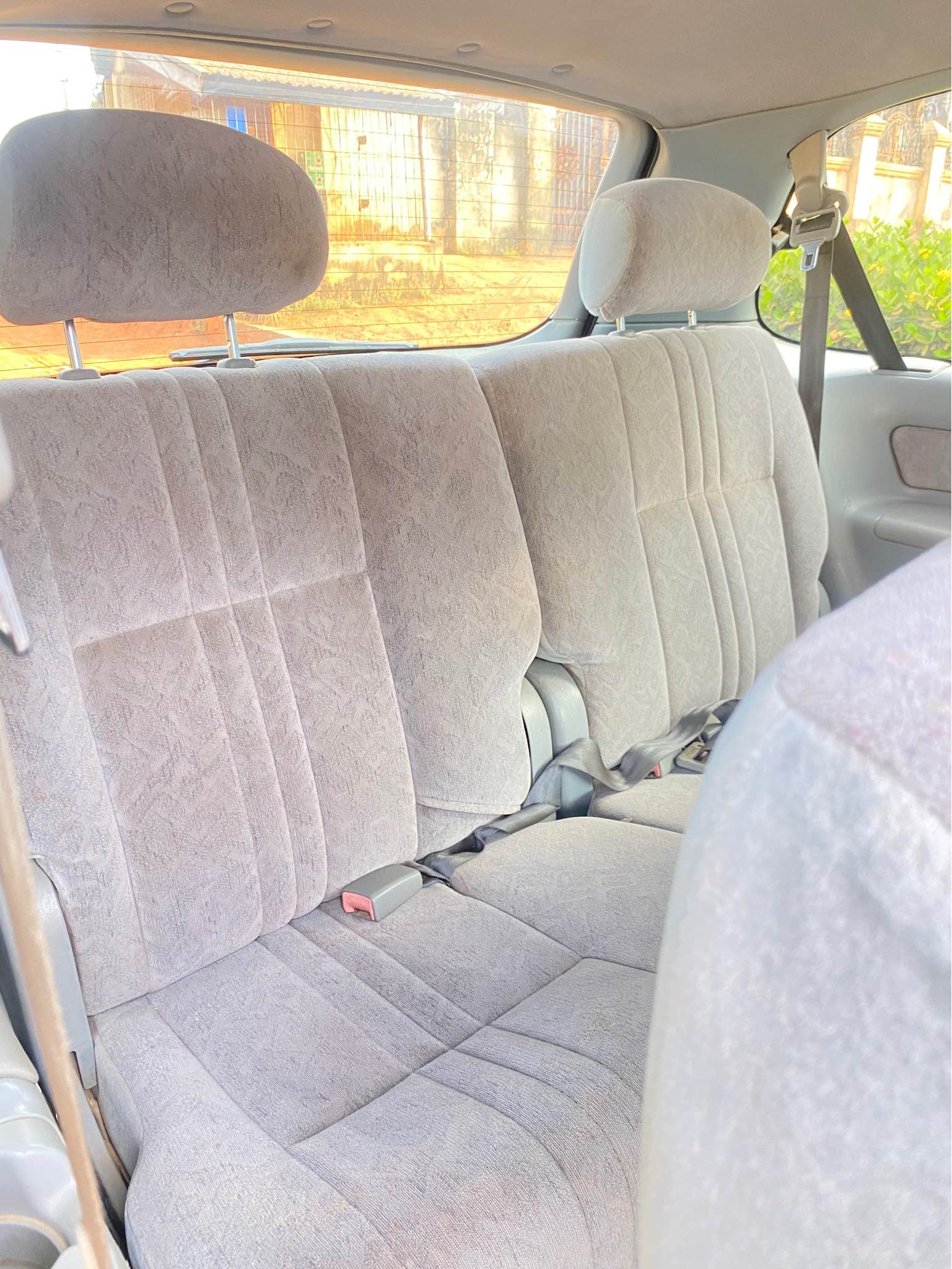 A picture of TOYOTA SIENNA 2003