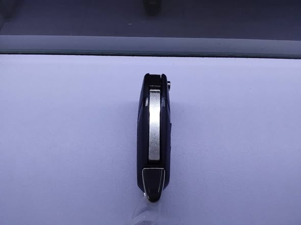 A picture of Ford insert to start car keys