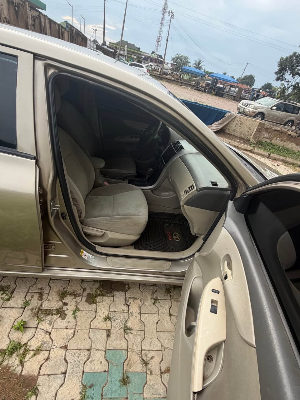 A picture of Toyota Corolla direct 2010 first owner first registration am the