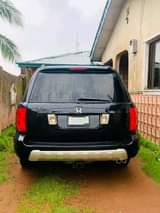 A picture of Honda pilot