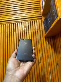 A picture of Pata iPhone 7 Plus 32 gb Bh 100 Finger Body