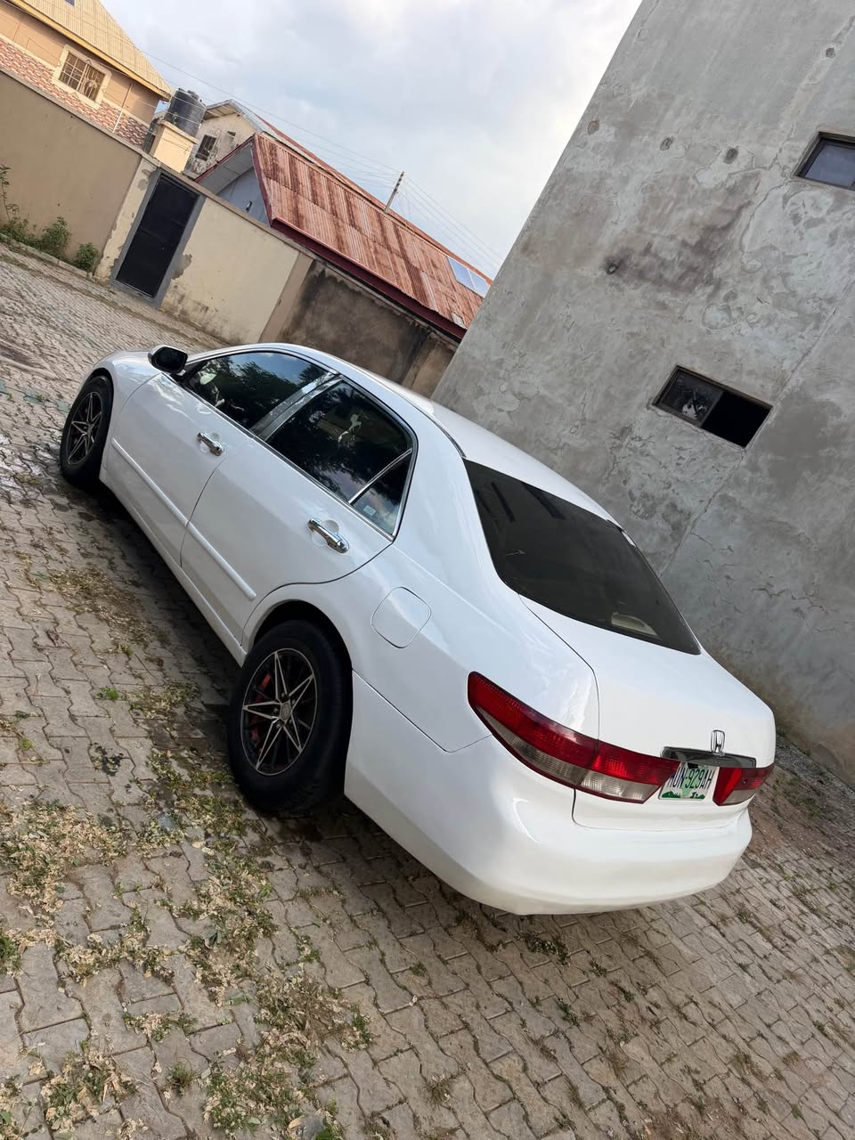A picture of Honda Accord Eod 2005 model am the owner direct 2