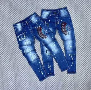 A picture of Jeans qaleee