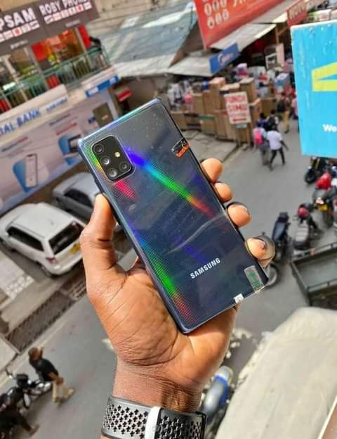 A picture of SAMSUNG GALAXY A71