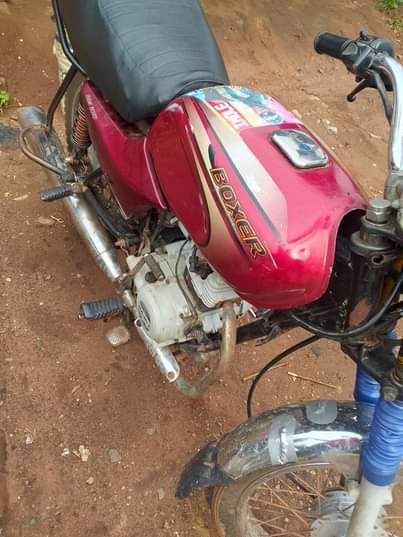 A picture of Use Bajaj boxer