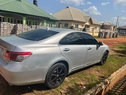 A picture of Lexus ES 350