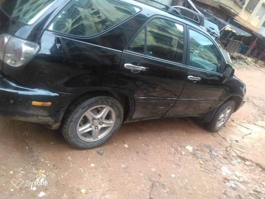 A picture of 2001 Lexus RX300