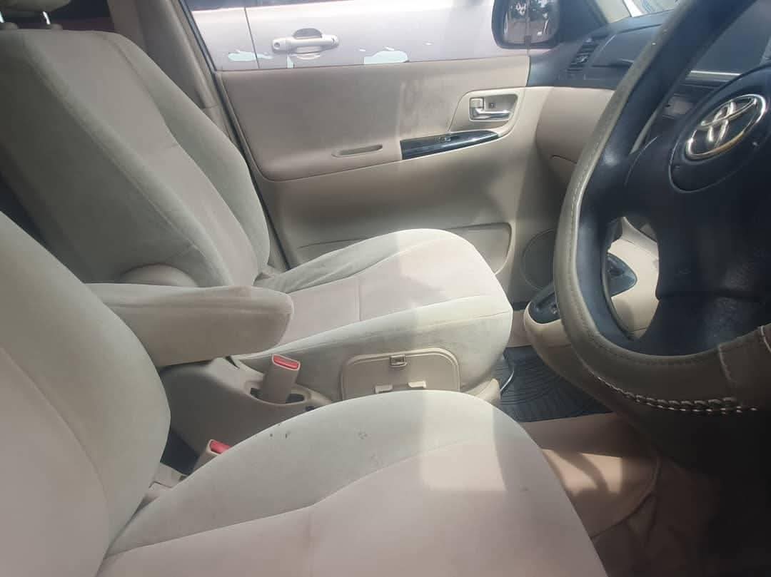 A picture of 2004 Toyota spacio