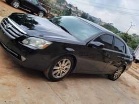 A picture of Cleanly used Toyota Avalon 08