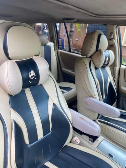 A picture of Well maintained 2005 highlander premium or nothing with all the