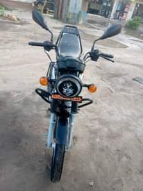 A picture of Tvs hlx cc 125