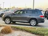 A picture of TOYOTA KLUGER 2012