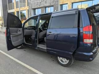 A picture of TOYOTA NOAH
