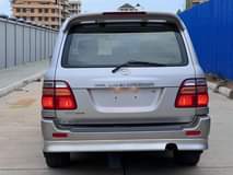A picture of TOYOTA LAND CRUISER