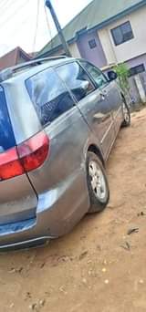 A picture of Smoking 2005 Toyota Sienna Engine is smoking Gear and AC