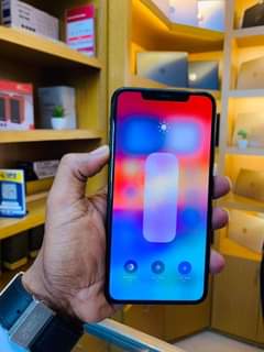 A picture of Iphone 11 plain