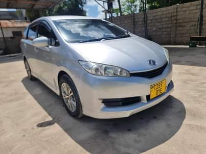 A picture of Toyota wish 2009