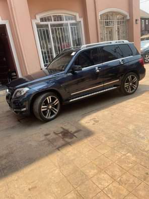 A picture of MERCEDES BENZ GLK 350 2010 MODEL USED TOKUMBO STANDARD WITH
