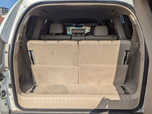A picture of Toyota prado