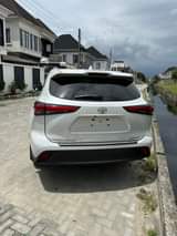 A picture of TOKS TOKS TOKS TOKS 2022 TOYOTA HIGHLANDER NO DUTY GIVE