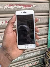 A picture of iPhone 7 Plain 128gb bei 150 000 0655695769 Homebutton haifanyi