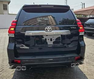 A picture of TOYOTA LAND CRUISER PRADO